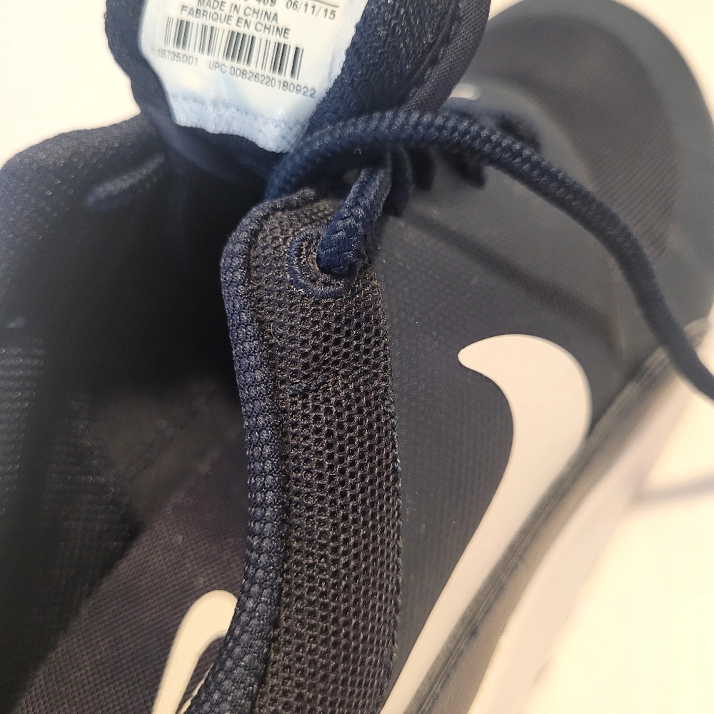 Nike Air Max Thea Women's Shoes - Navy and White - Picture 5 of 5